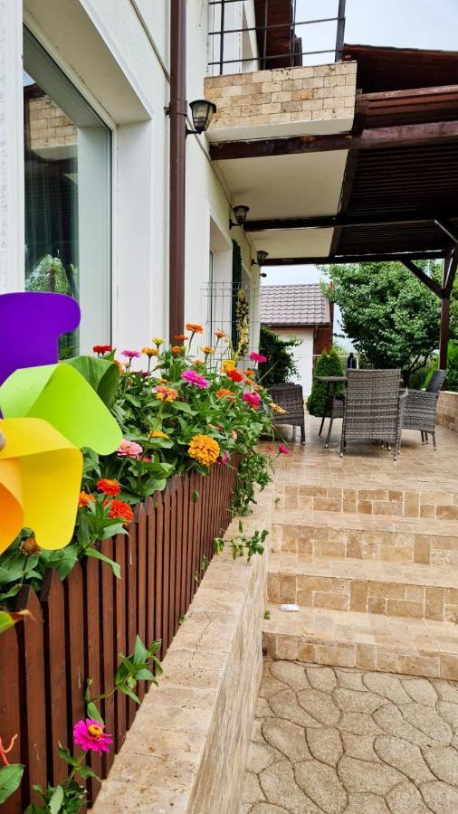 Nobless Villa Mereni エクステリア 写真